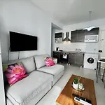 Mckenzie Mile Apartament *